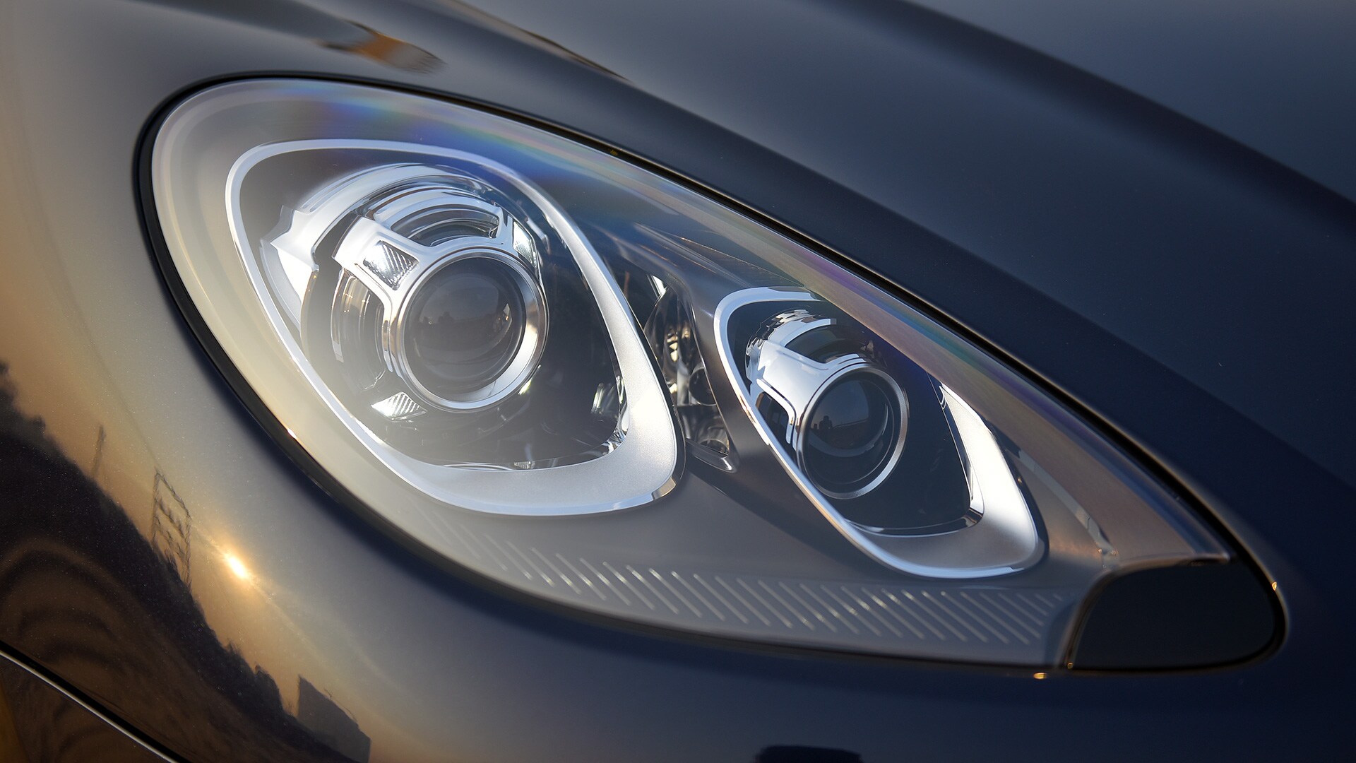 Porsche Macan 2016 R4 Exterior